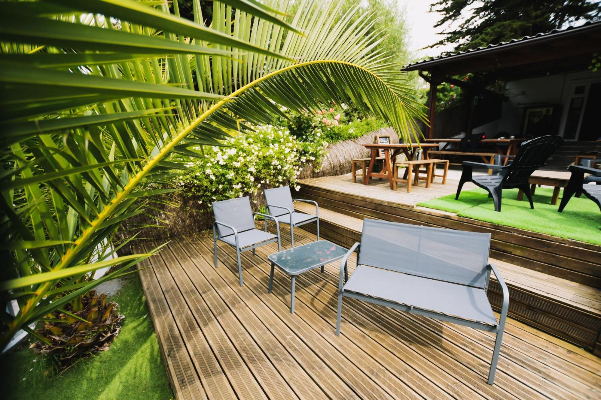 Surf House Guest house